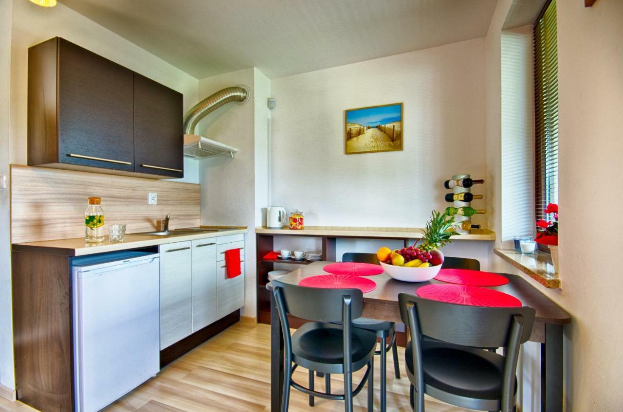 Apartamenty Pod Debem Vitte Exterior foto